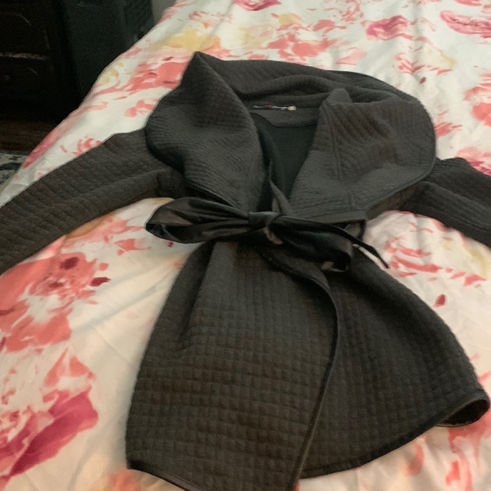 Cute, belted quilt jacket
